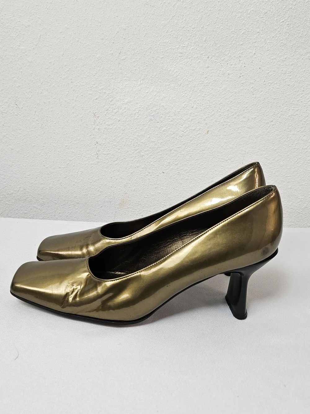 Vintage Stuart Weitzman gold patent leather square-toed pumps Size 8
